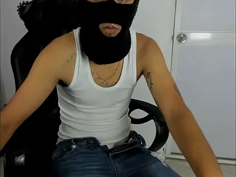 Snapshot of badboy_master chatting on April 2, 3:59 am badboy master online show from April 2, 3:59 am