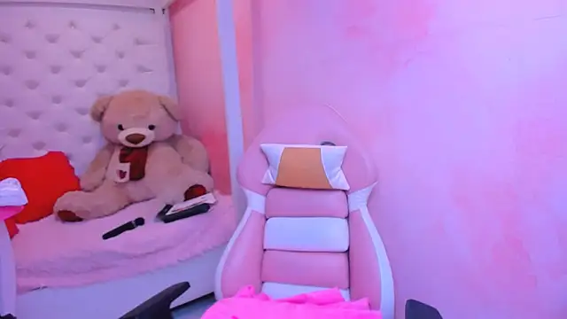 Snapshot of eimmy__skinny chatting on April 5, 3:26 am eimmy skinny online show from April 5, 3:26 am