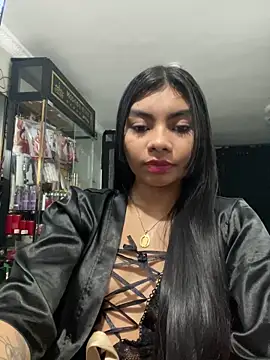 Snapshot of eimmy__skinny chatting on April 12, 12:15 am eimmy skinny online show from April 12, 12:15 am