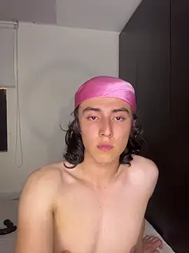 Snapshot of sol_summers chatting on March 21, 10:57 pm sol summers online show from March 21, 10:57 pm