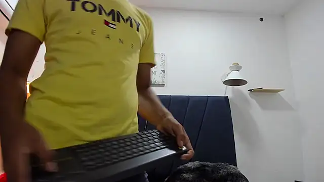 kleiver cum18 online show from February 28, 1:45 pm