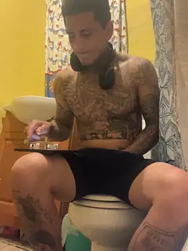 Snapshot of freaknine69 chatting on February 13, 6:09 am freaknine69 online show from February 13, 6:09 am