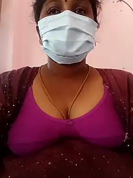 Snapshot of tamilkaviya431 chatting on February 27, 6:02 am tamilkaviya431 online show from February 27, 6:02 am