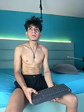 Snapshot of abrilandjulian chatting on February 21, 11:44 am abrilandjulian online show from February 21, 11:44 am