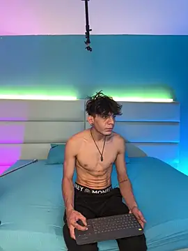 Snapshot of abrilandjulian chatting on February 27, 11:43 am abrilandjulian online show from February 27, 11:43 am