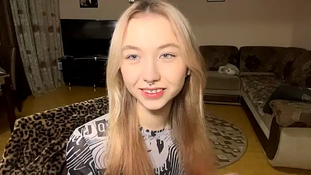 PinkTraible online show from February 25, 11:31 am