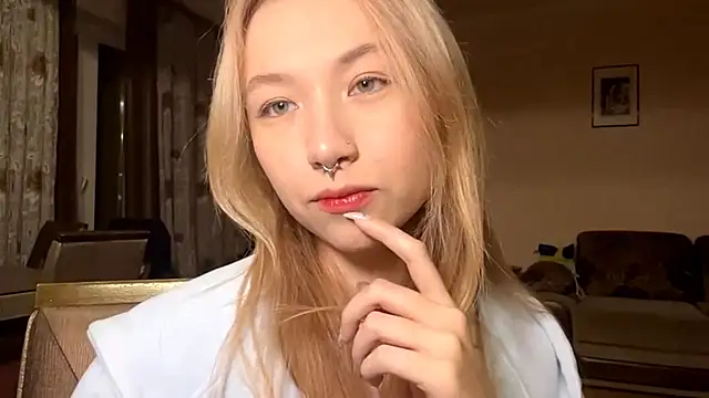 PinkTraible online show from February 28, 11:22 am