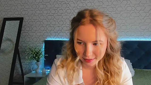 Linda  Bloom online show from March 26, 2:50 am