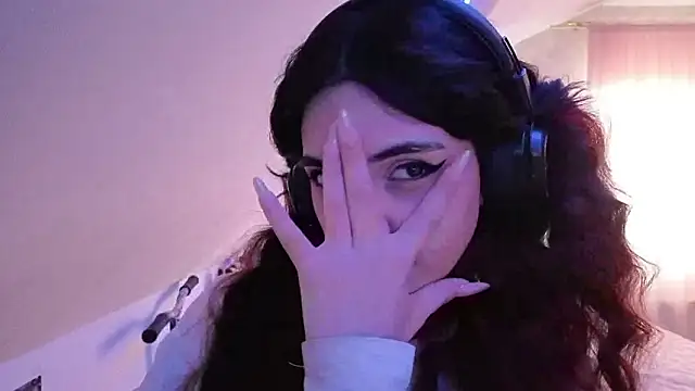 Blissmissataeses online show from February 22, 9:30 am