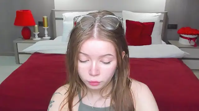 Snapshot of Violetta__Dreams chatting on April 25, 11:24 am Violetta Dreams online show from April 25, 11:24 am