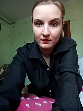 Snapshot of SusanGold9211 chatting on March 24, 10:09 am SusanGold9211 online show from March 24, 10:09 am