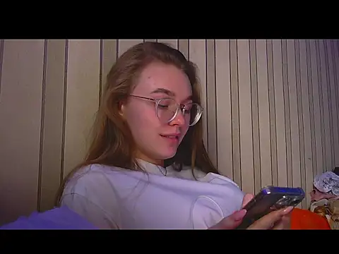 Snapshot of melissashineee chatting on February 19, 10:11 am melissashineee online show from February 19, 10:11 am