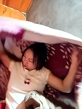 Snapshot of Pretty_girl_2 chatting on February 28, 2:29 pm Pretty girl 2 online show from February 28, 2:29 pm