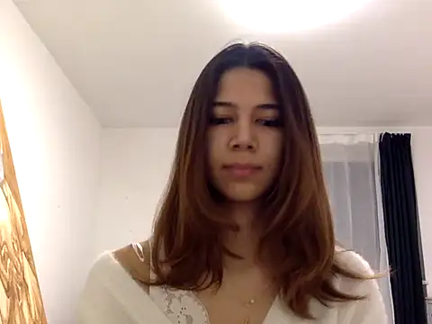 Snapshot of KiraVixenSweet chatting on February 15, 4:58 pm KiraVixenSweet online show from February 15, 4:58 pm