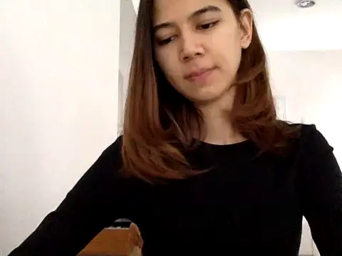 Snapshot of KiraVixenSweet chatting on February 20, 1:11 pm KiraVixenSweet online show from February 20, 1:11 pm