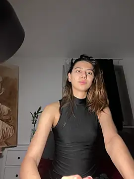 KiraVixenSweet online show from March 6, 9:44 pm