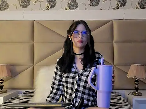 LilyClarck online show from March 5, 8:05 pm