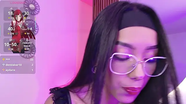 Snapshot of LunaVelour13 chatting on February 15, 7:51 am LunaVelour13 online show from February 15, 7:51 am