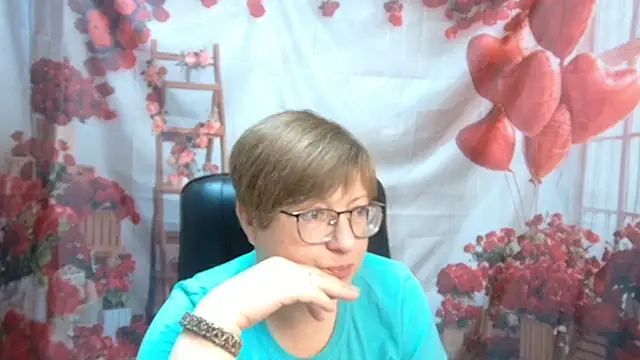 Snapshot of RadaChudna chatting on May 21, 5:03 am RadaChudna online show from May 21, 5:03 am