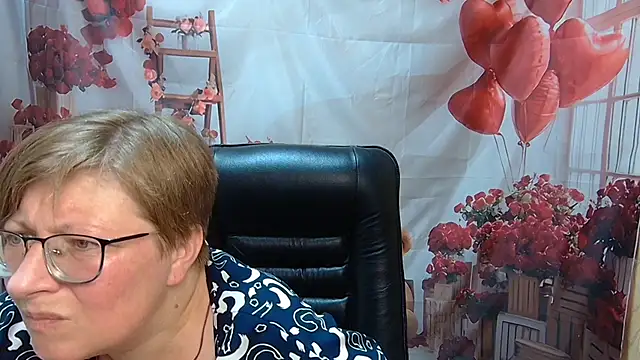 Snapshot of RadaChudna chatting on July 3, 5:08 pm RadaChudna online show from July 3, 5:08 pm