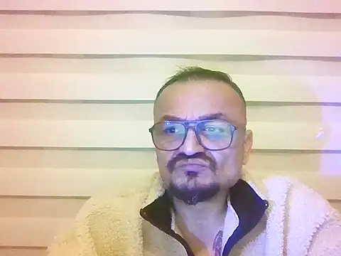 Snapshot of hardbigdevil chatting on March 21, 6:55 pm hardbigdevil online show from March 21, 6:55 pm