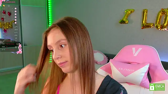 Snapshot of KateNickson chatting on February 20, 6:26 am KateNickson online show from February 20, 6:26 am