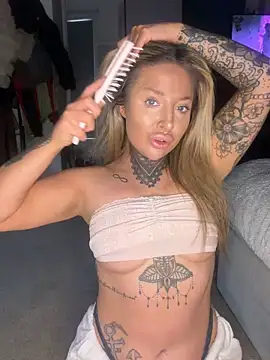 Snapshot of Summerwestt chatting on February 22, 3:54 pm Summerwestt online show from February 22, 3:54 pm