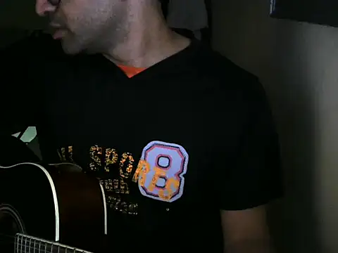 Snapshot of honeybatista chatting on May 6, 5:29 pm honeybatista online show from May 6, 5:29 pm