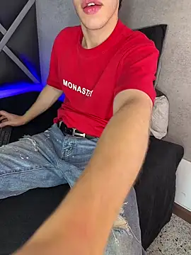 Snapshot of Lucian-greyy chatting on February 22, 6:02 am Lucian-greyy online show from February 22, 6:02 am