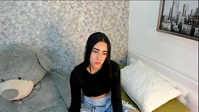Snapshot of Anika_H chatting on March 13, 12:12 pm Anika H online show from March 13, 12:12 pm