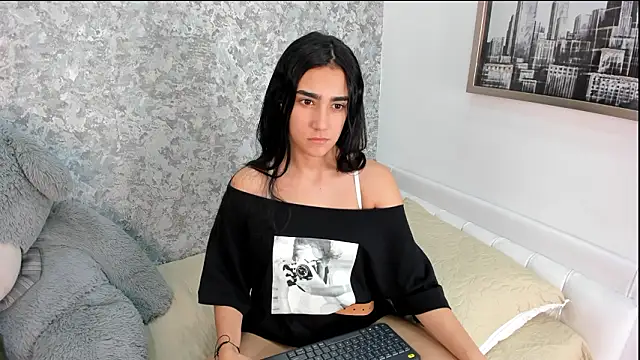 Snapshot of Anika_H chatting on March 26, 12:22 pm Anika H online show from March 26, 12:22 pm