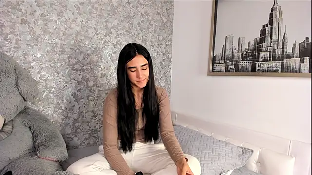 Snapshot of Anika_H chatting on April 7, 12:27 pm Anika H online show from April 7, 12:27 pm