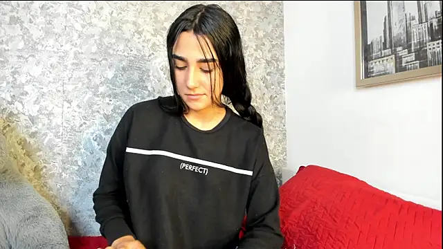 Snapshot of Anika_H chatting on April 11, 12:20 pm Anika H online show from April 11, 12:20 pm