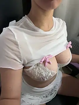 BabiCastelari online show from June 9, 11:33 am