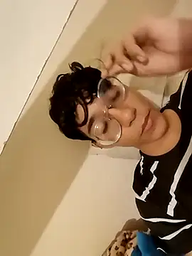 Snapshot of NicolasHech chatting on February 22, 11:58 pm NicolasHech online show from February 22, 11:58 pm