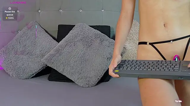 Ivy Heat online show from June 3, 1:19 am