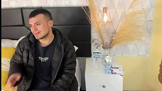 AronGarcia online show from February 28, 12:06 pm