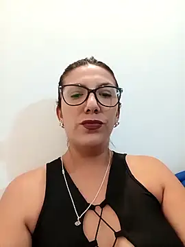 Snapshot of Silreinadorada chatting on February 25, 10:41 pm Silreinadorada online show from February 25, 10:41 pm