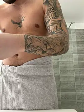 Snapshot of derallerechte001 chatting on February 24, 10:57 am derallerechte001 online show from February 24, 10:57 am