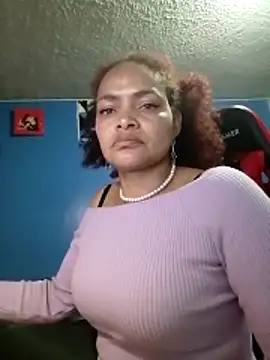 Snapshot of Helensex1 chatting on February 24, 9:24 pm Helensex1 online show from February 24, 9:24 pm