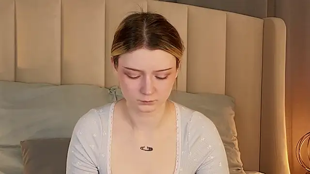 AlyssFrost online show from May 5, 2:19 am