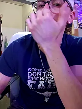 Snapshot of wranglerwayne chatting on February 25, 8:13 am wranglerwayne online show from February 25, 8:13 am