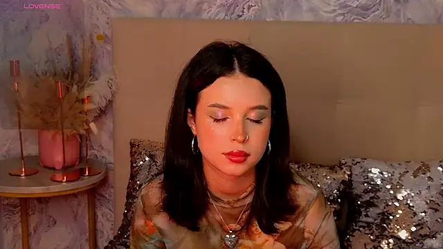 Snapshot of LanaLedger chatting on July 28, 2:05 pm LanaLedger online show from July 28, 2:05 pm