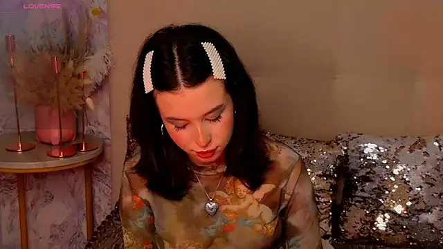 Snapshot of LanaLedger chatting on July 28, 2:13 pm LanaLedger online show from July 28, 2:13 pm