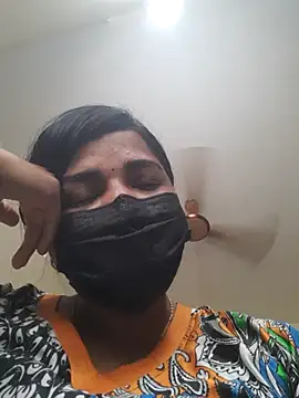Snapshot of Tamil_Luckly_girl chatting on April 7, 4:24 am Tamil Luckly girl online show from April 7, 4:24 am