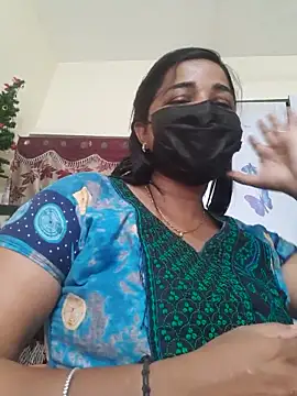 Snapshot of Tamil_Luckly_girl chatting on April 10, 4:06 am Tamil Luckly girl online show from April 10, 4:06 am
