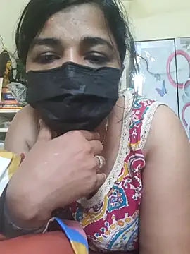 Snapshot of Tamil_Luckly_girl chatting on April 15, 7:37 am Tamil Luckly girl online show from April 15, 7:37 am