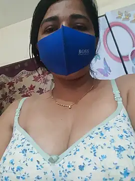Snapshot of Tamil_Luckly_girl chatting on May 19, 3:35 am Tamil Luckly girl online show from May 19, 3:35 am