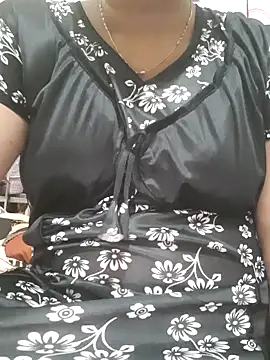 Snapshot of Tamil_Luckly_girl chatting on May 20, 1:50 pm Tamil Luckly girl online show from May 20, 1:50 pm