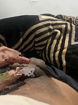 gullu8968 online show from February 14, 7:10 pm